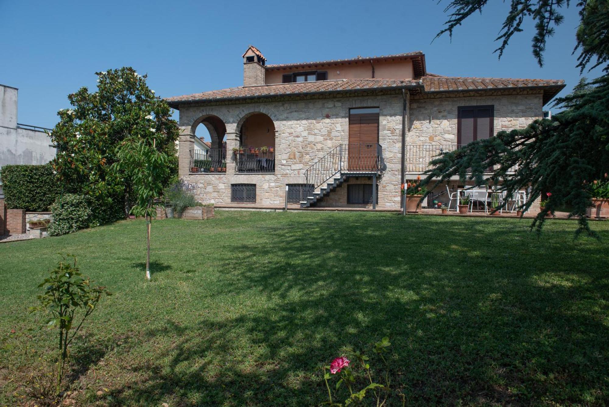 Bed and Breakfast Dolce Alba Montecastrilli Exterior foto